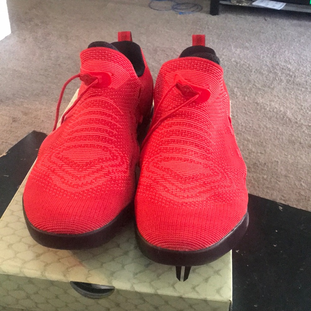 Kobe A.D. NXT university red